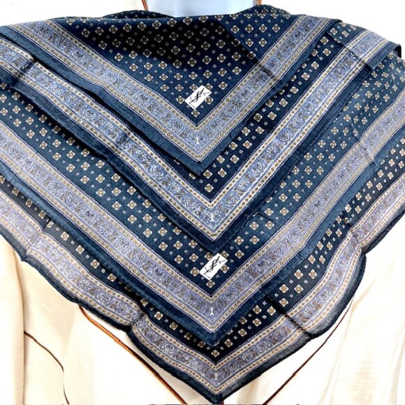 New  Set of 2 Yvest Saint Laurent Mens handkerchief 18" Blue Gray little red (88 - Picture 12 of 12